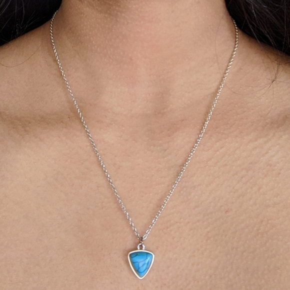 Faux Turquoise necklace - Picture 3 of 3